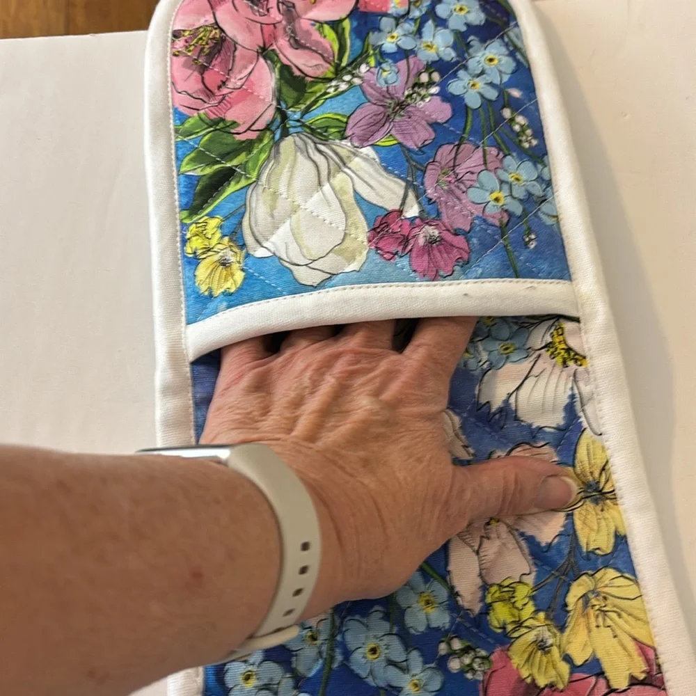 Michel Design Works Magnolia Double Oven Glove Potholder NWT